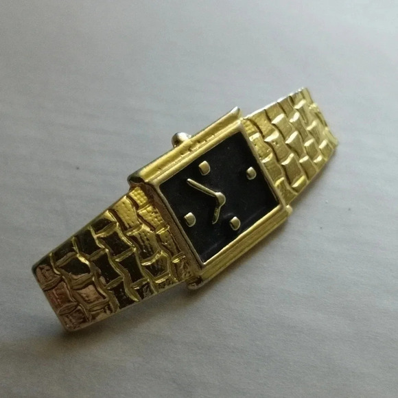 Jewelry - Vintage  clock style brooch